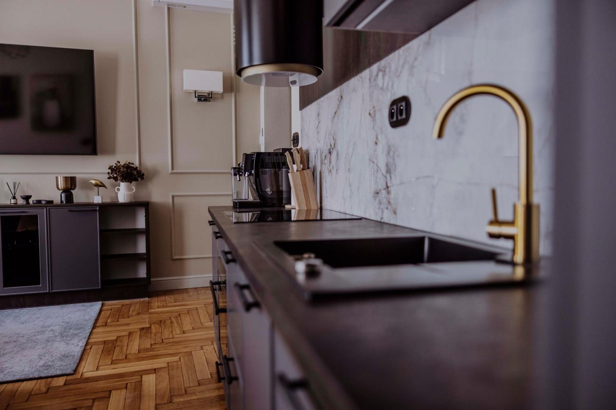Crown Pearl - Wonderful Apartment, 110Scm, 4 Rooms Krakov Exteriér fotografie