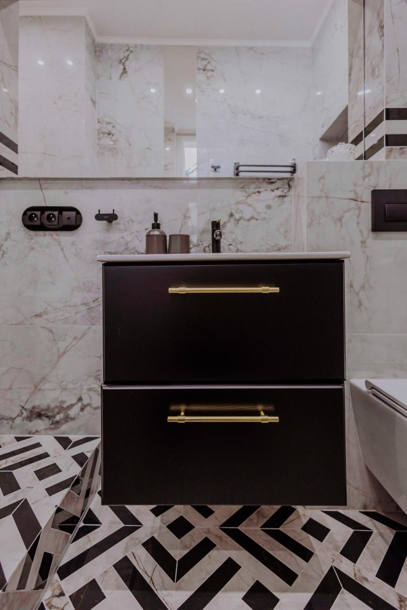 Crown Pearl - Wonderful Apartment, 110Scm, 4 Rooms Krakov Exteriér fotografie
